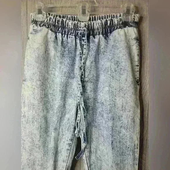 Acid Wash denim jogger with elastic waist band and drawl string. Size small - Picture 2 of 6